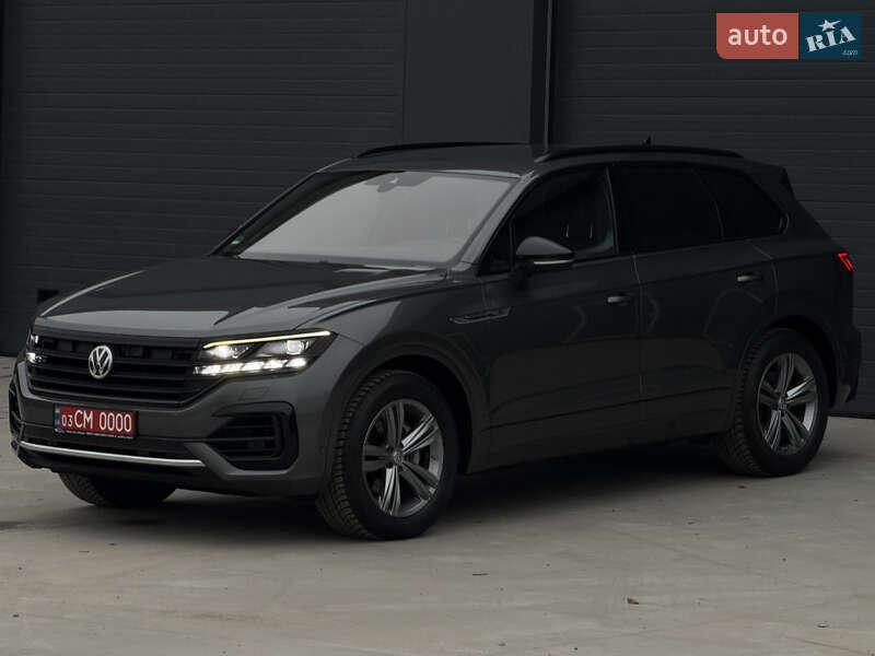 Позашляховик / Кросовер Volkswagen Touareg 2019 в Дубні