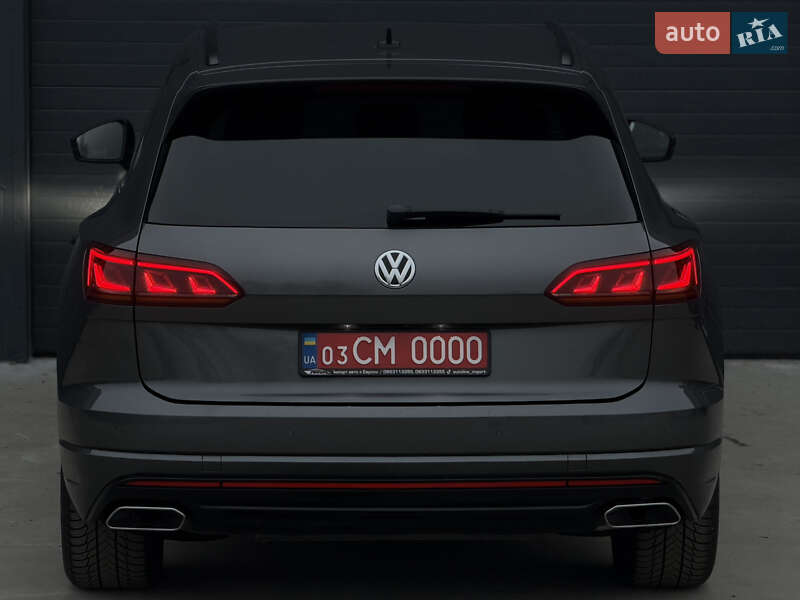 Позашляховик / Кросовер Volkswagen Touareg 2019 в Дубні