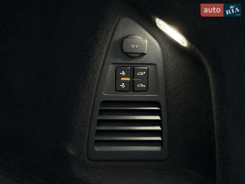 Позашляховик / Кросовер Volkswagen Touareg 2019 в Дубні