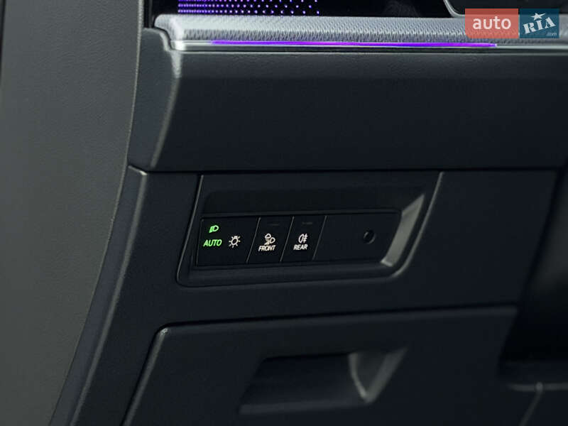 Позашляховик / Кросовер Volkswagen Touareg 2019 в Дубні