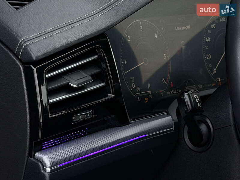 Позашляховик / Кросовер Volkswagen Touareg 2019 в Дубні