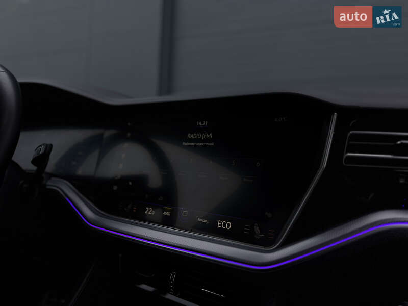 Позашляховик / Кросовер Volkswagen Touareg 2019 в Дубні