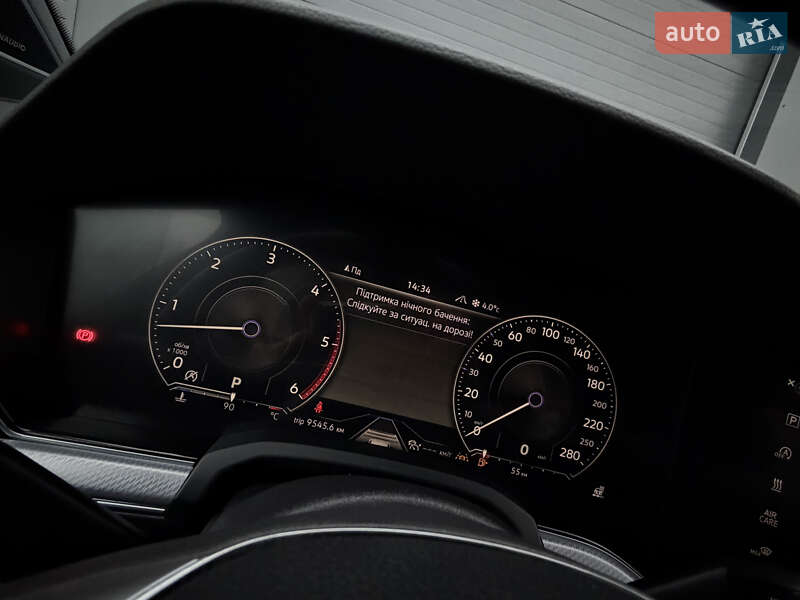 Позашляховик / Кросовер Volkswagen Touareg 2019 в Дубні