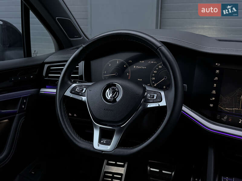 Позашляховик / Кросовер Volkswagen Touareg 2019 в Дубні