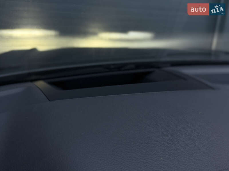 Позашляховик / Кросовер Volkswagen Touareg 2019 в Дубні