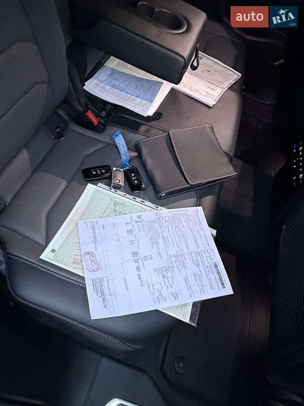 Позашляховик / Кросовер Volkswagen Touareg 2019 в Дубні