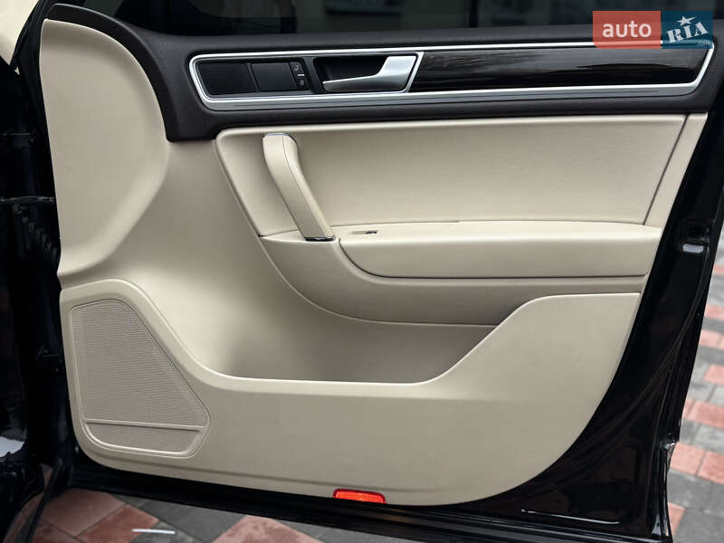 Внедорожник / Кроссовер Volkswagen Touareg 2017 в Днепре фото 35 Внедорожник / Кроссовер Volkswagen Touareg 2017 в Днепре