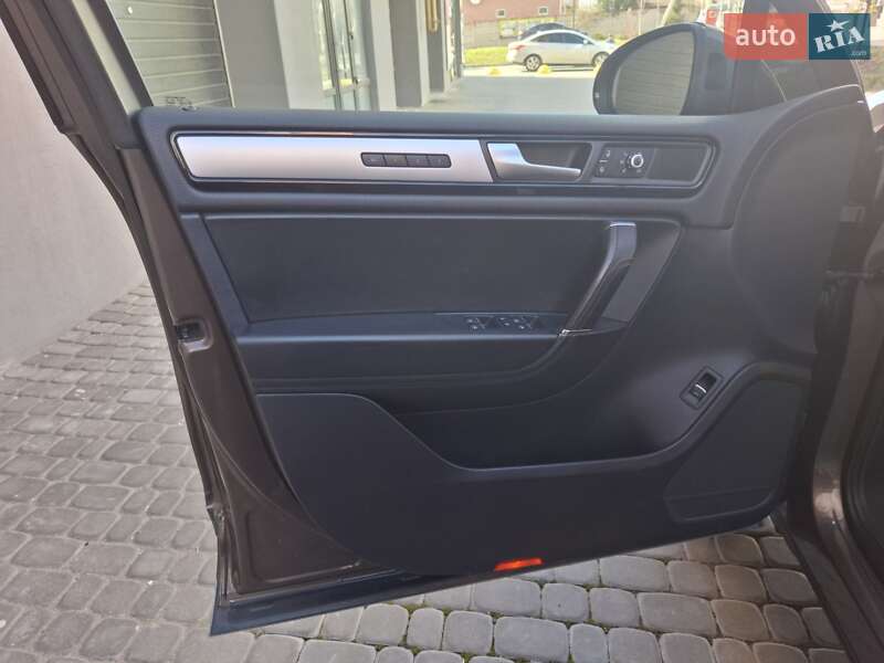 Позашляховик / Кросовер Volkswagen Touareg 2011 в Хмельницькому фото 30 Позашляховик / Кросовер Volkswagen Touareg 2011 в Хмельницькому