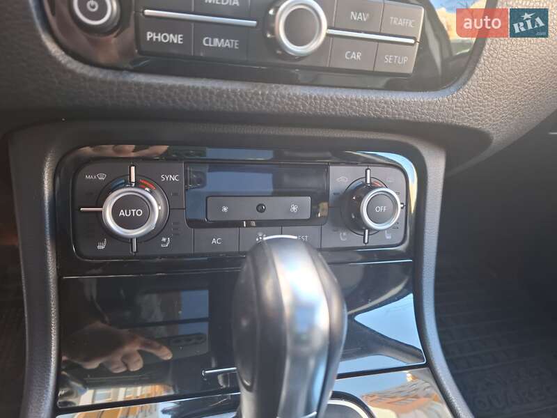 Позашляховик / Кросовер Volkswagen Touareg 2011 в Хмельницькому фото 40 Позашляховик / Кросовер Volkswagen Touareg 2011 в Хмельницькому