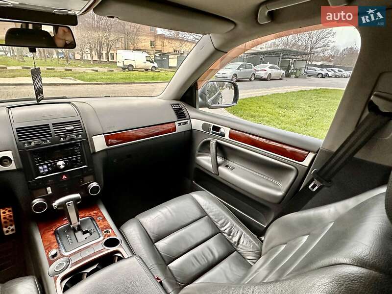 Внедорожник / Кроссовер Volkswagen Touareg 2006 в Одессе