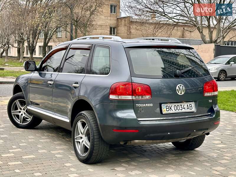 Внедорожник / Кроссовер Volkswagen Touareg 2006 в Одессе