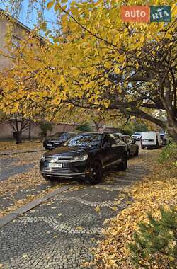 Позашляховик / Кросовер Volkswagen Touareg 2014 в Ужгороді