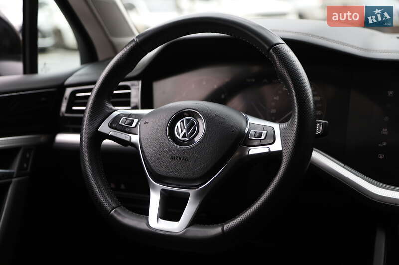 Позашляховик / Кросовер Volkswagen Touareg 2018 в Харкові фото 14 Позашляховик / Кросовер Volkswagen Touareg 2018 в Харкові