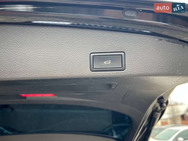 Позашляховик / Кросовер Volkswagen Touareg 2014 в Коломиї