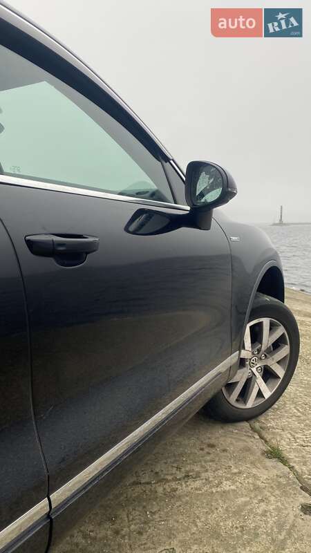 Позашляховик / Кросовер Volkswagen Touareg 2013 в Каневі фото 9 Позашляховик / Кросовер Volkswagen Touareg 2013 в Каневі