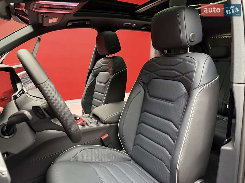 Позашляховик / Кросовер Volkswagen Touareg 2025 в Києві