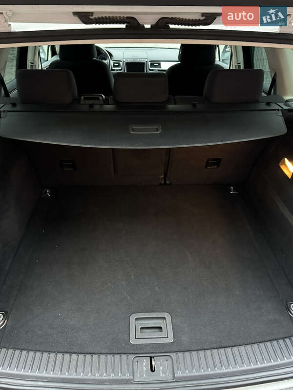 Позашляховик / Кросовер Volkswagen Touareg 2016 в Тернополі