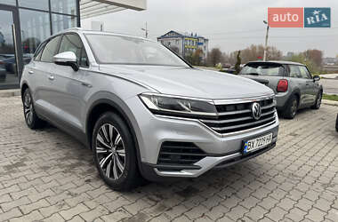 Внедорожник / Кроссовер Volkswagen Touareg 2019 в Хмельницком