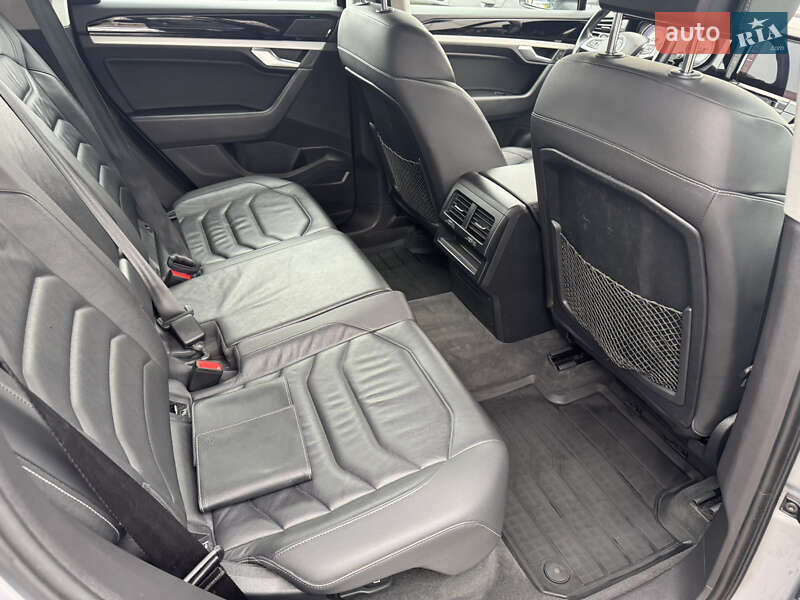 Позашляховик / Кросовер Volkswagen Touareg 2019 в Хмельницькому