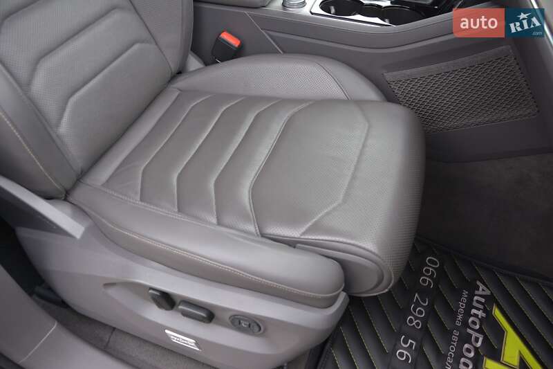 Позашляховик / Кросовер Volkswagen Touareg 2019 в Києві фото 45 Позашляховик / Кросовер Volkswagen Touareg 2019 в Києві