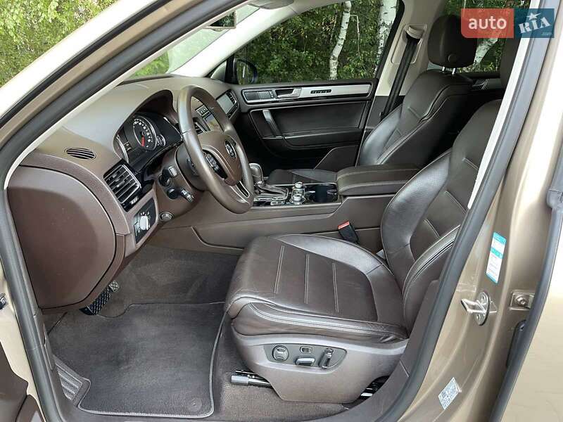 Позашляховик / Кросовер Volkswagen Touareg 2016 в Києві фото 15 Позашляховик / Кросовер Volkswagen Touareg 2016 в Києві