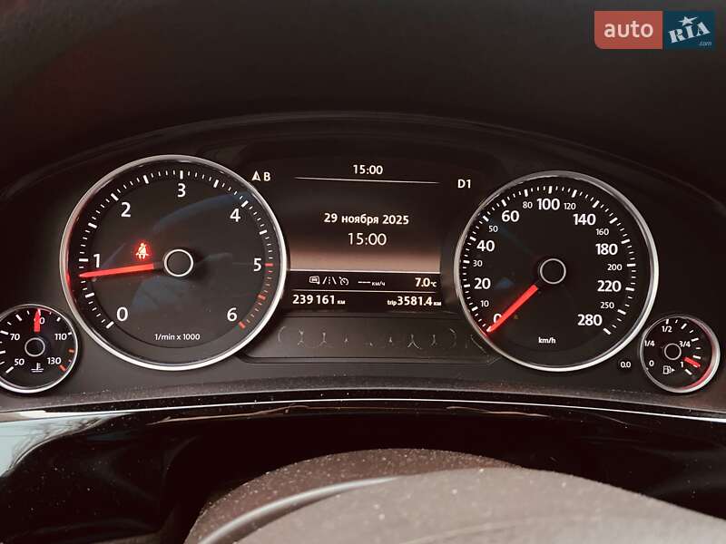 Позашляховик / Кросовер Volkswagen Touareg 2016 в Києві фото 12 Позашляховик / Кросовер Volkswagen Touareg 2016 в Києві