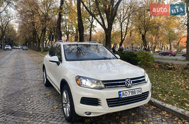 Внедорожник / Кроссовер Volkswagen Touareg 2011 в Хмельницком