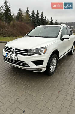 Внедорожник / Кроссовер Volkswagen Touareg 2015 в Тернополе