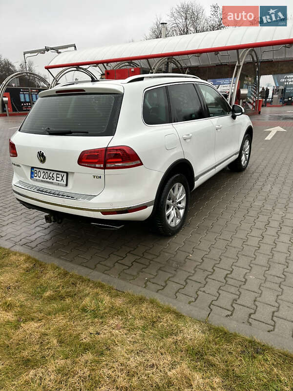 Внедорожник / Кроссовер Volkswagen Touareg 2015 в Тернополе