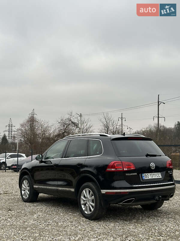 Внедорожник / Кроссовер Volkswagen Touareg 2015 в Новояворовске