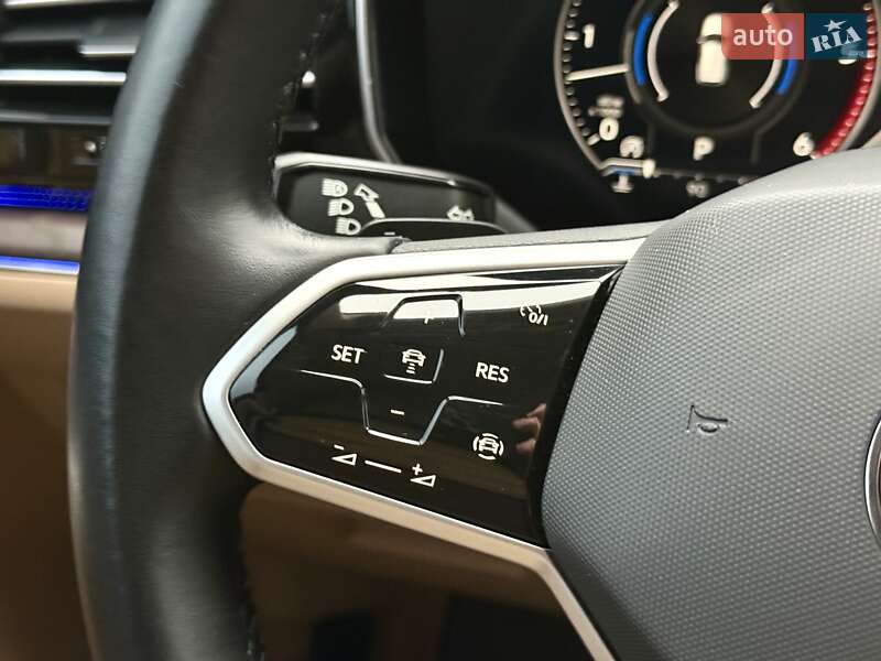 Внедорожник / Кроссовер Volkswagen Touareg 2021 в Днепре