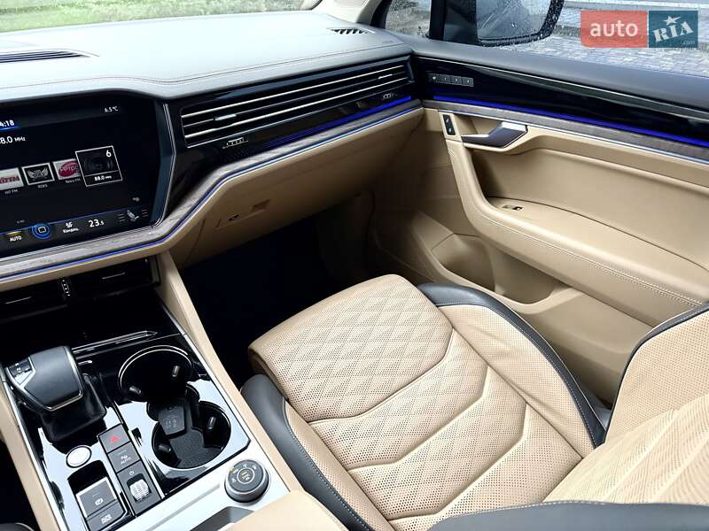 Внедорожник / Кроссовер Volkswagen Touareg 2021 в Днепре