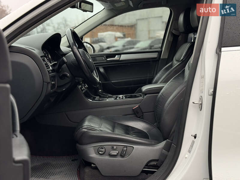 Внедорожник / Кроссовер Volkswagen Touareg 2014 в Киеве фото 29 Внедорожник / Кроссовер Volkswagen Touareg 2014 в Киеве