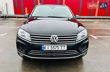 Позашляховик / Кросовер Volkswagen Touareg 2015 в Києві