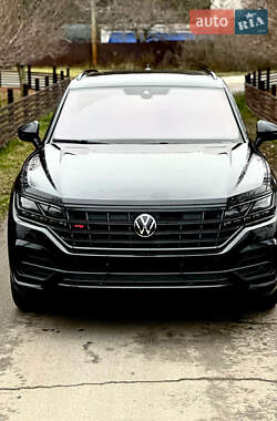 Внедорожник / Кроссовер Volkswagen Touareg 2019 в Киеве