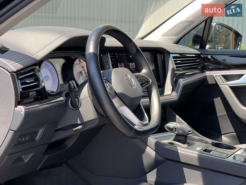 Внедорожник / Кроссовер Volkswagen Touareg 2021 в Ужгороде