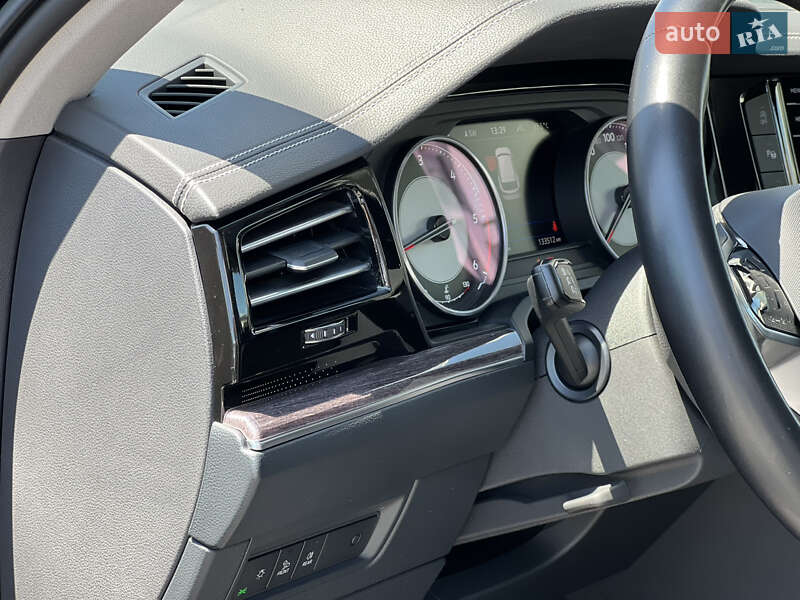 Внедорожник / Кроссовер Volkswagen Touareg 2021 в Ужгороде