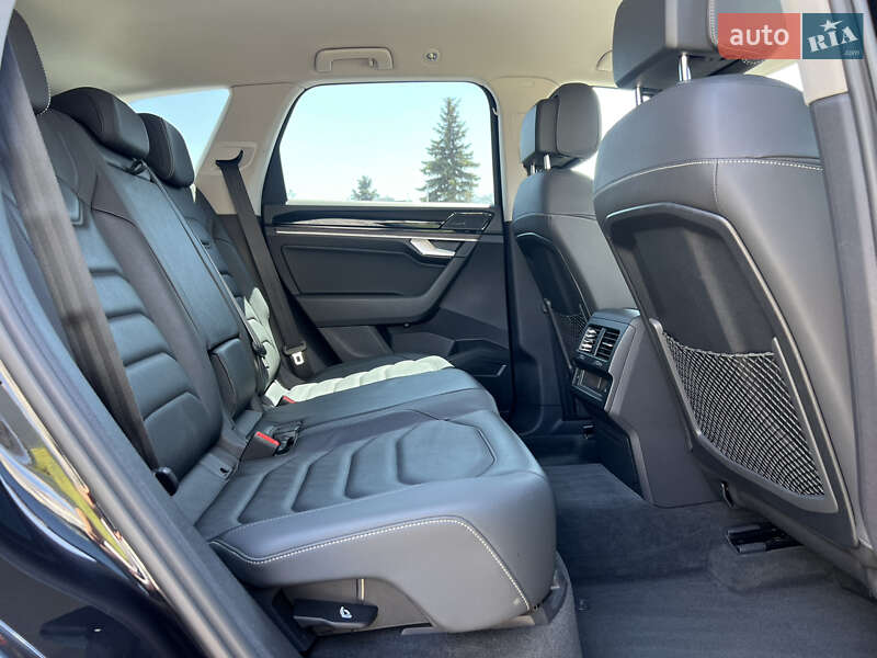 Внедорожник / Кроссовер Volkswagen Touareg 2021 в Ужгороде