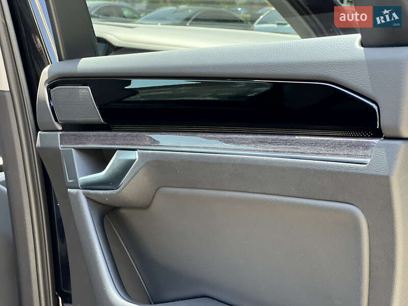 Внедорожник / Кроссовер Volkswagen Touareg 2021 в Ужгороде