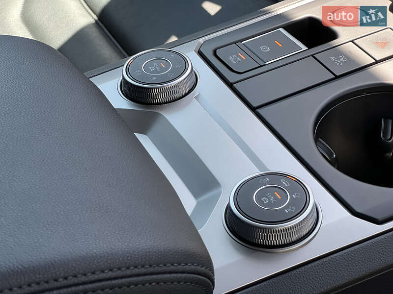 Внедорожник / Кроссовер Volkswagen Touareg 2021 в Ужгороде