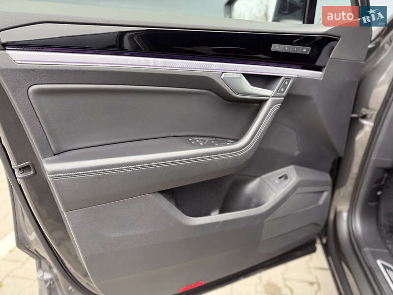 Внедорожник / Кроссовер Volkswagen Touareg 2021 в Хмельницком