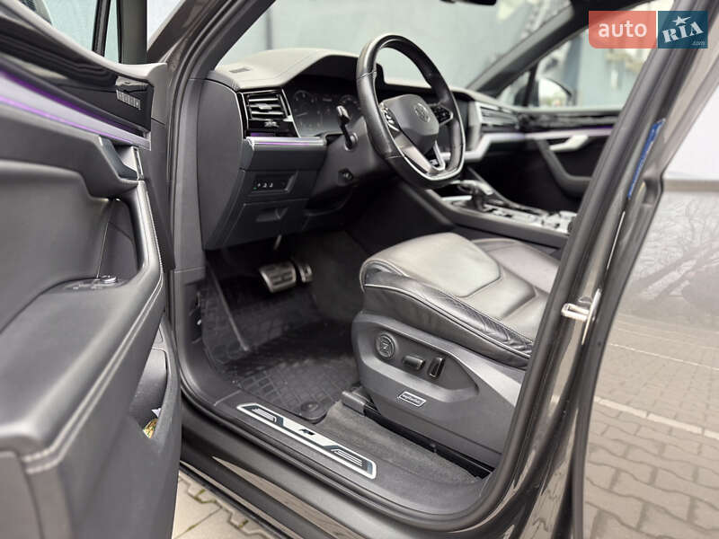 Внедорожник / Кроссовер Volkswagen Touareg 2021 в Хмельницком