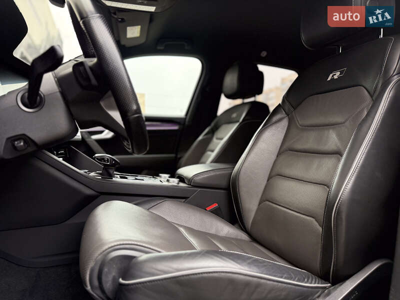 Внедорожник / Кроссовер Volkswagen Touareg 2021 в Хмельницком