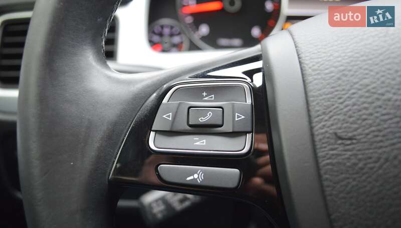 Позашляховик / Кросовер Volkswagen Touareg 2013 в Одесі