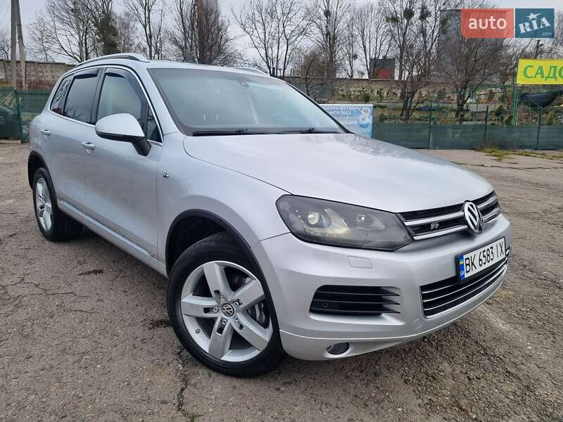 Внедорожник / Кроссовер Volkswagen Touareg 2012 в Ровно