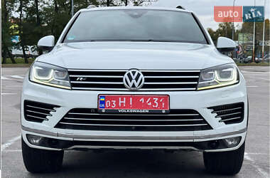 Позашляховик / Кросовер Volkswagen Touareg 2017 в Києві