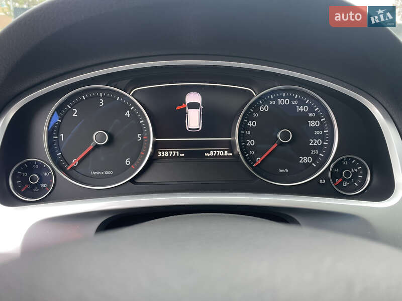 Внедорожник / Кроссовер Volkswagen Touareg 2014 в Киеве фото 16 Внедорожник / Кроссовер Volkswagen Touareg 2014 в Киеве