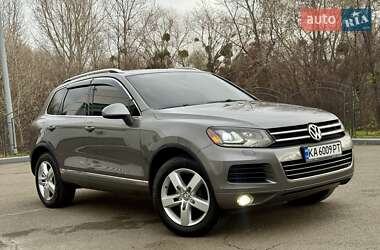 Позашляховик / Кросовер Volkswagen Touareg 2011 в Києві