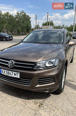 Внедорожник / Кроссовер Volkswagen Touareg 2014 в Харькове