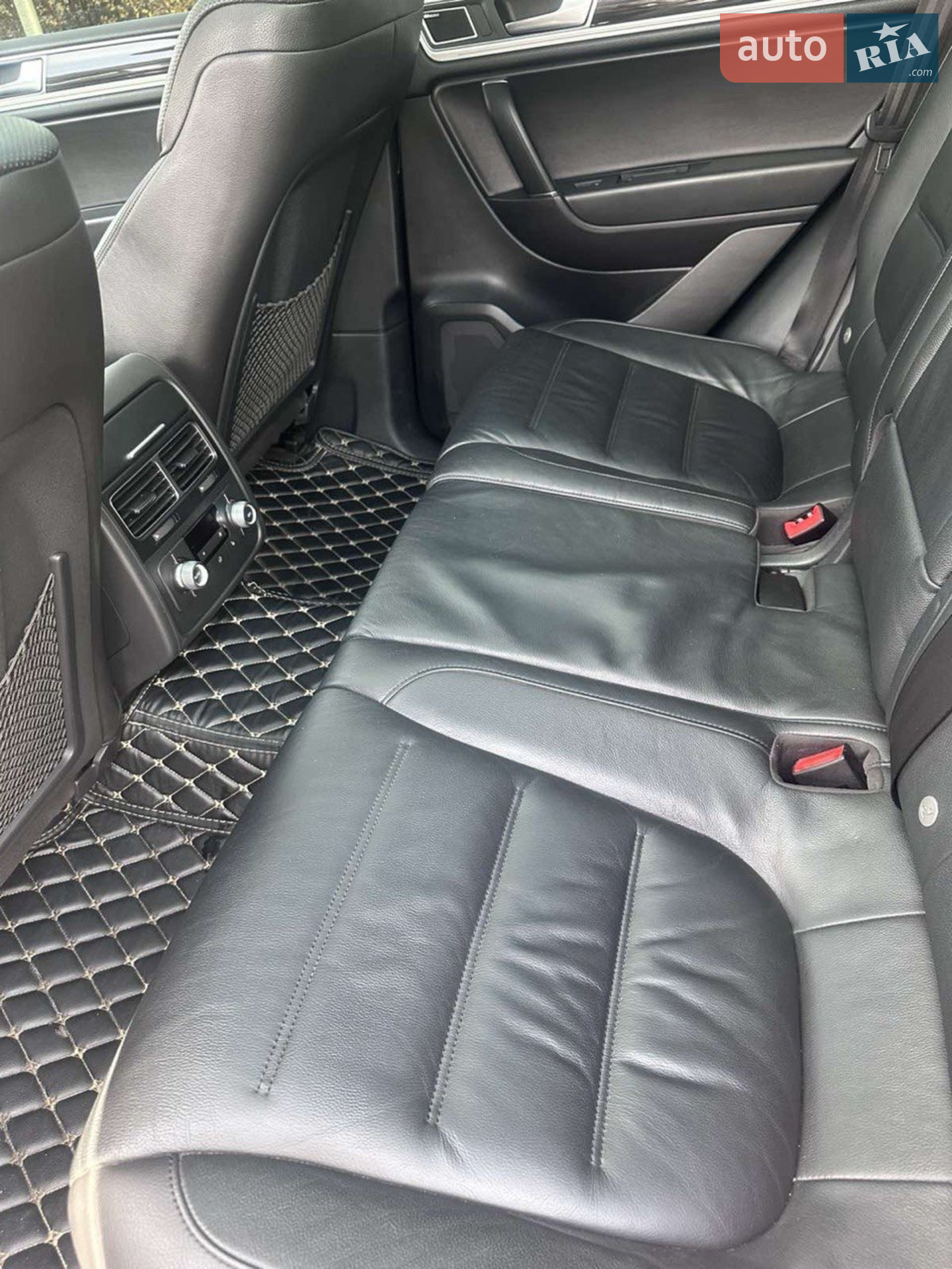 2015 Volkswagen Touareg - мініатюра 19